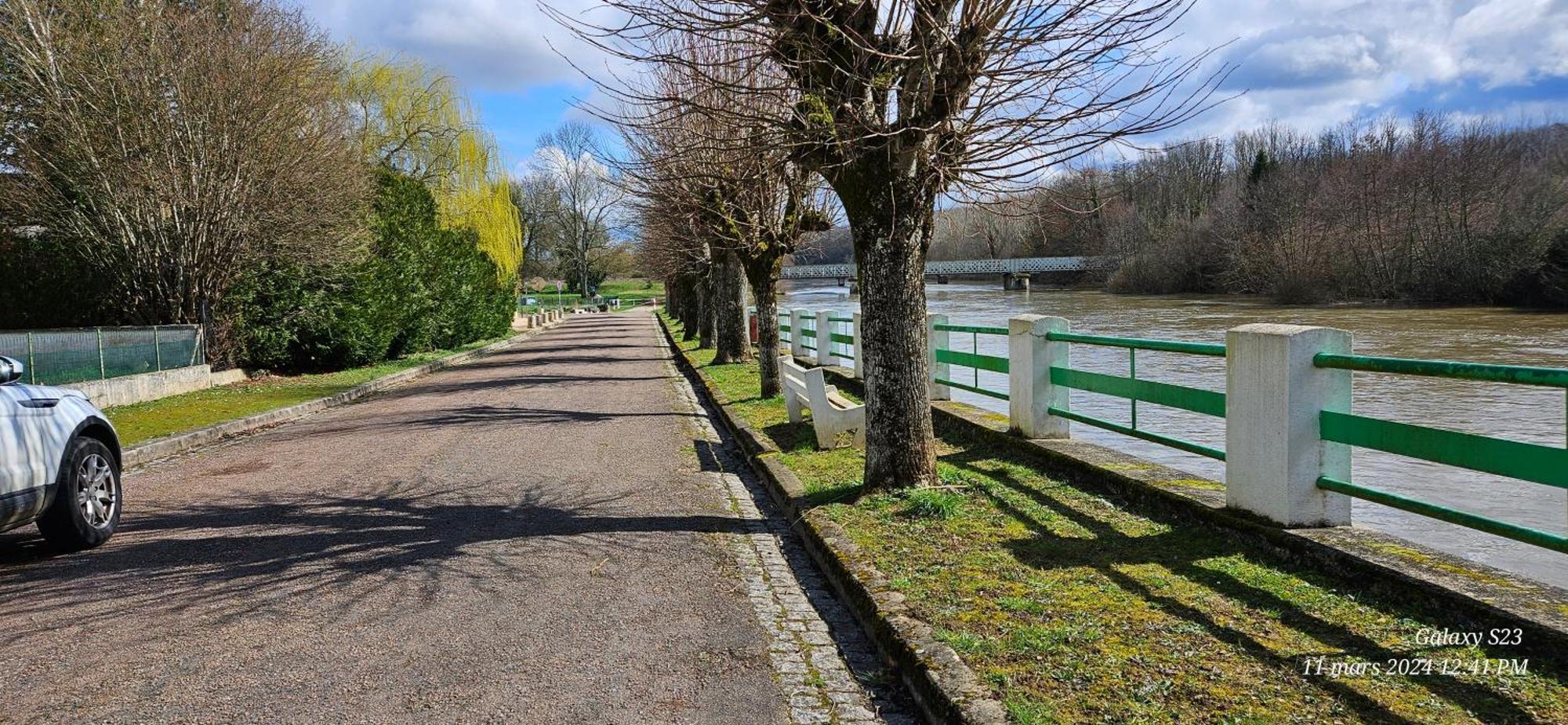 Pavillon Avec Jardin Clos Au Bord De L'Yonne Coulanges-sur-Yonne Zewnętrze zdjęcie